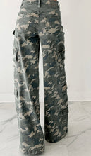 Load image into Gallery viewer, Green Camo Cargo Pants