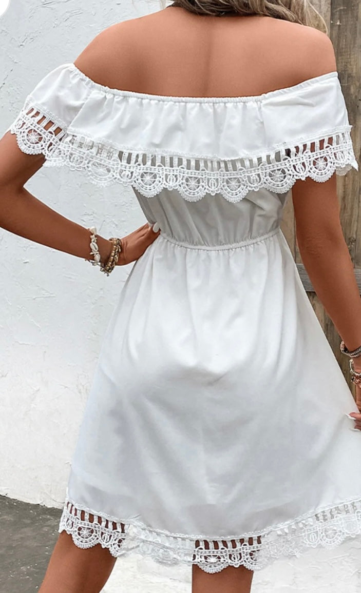 Shiny Ruched Lace Detail Off-Shoulder Dress