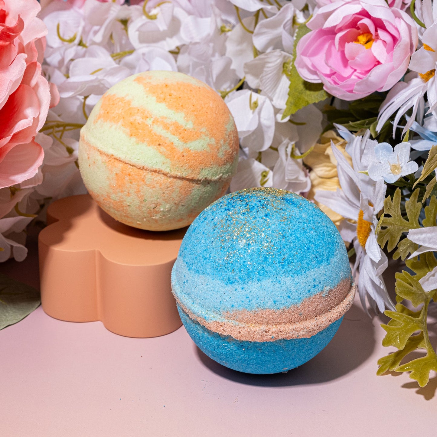 Fresh Currant 10oz Mystery Jewelry Bath Bomb
