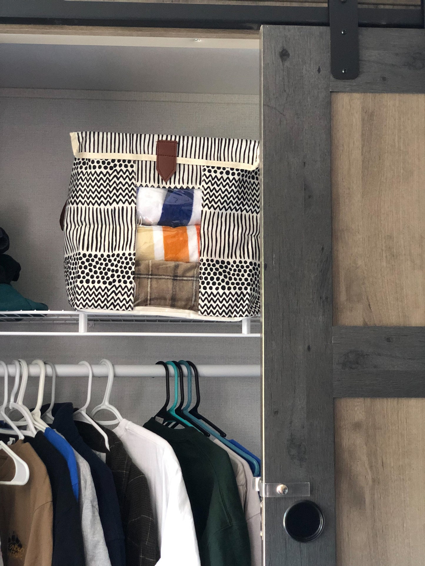Storage totes