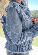 Load image into Gallery viewer, Ruffle Raw Hem Flap Pockets Denim Jacke
