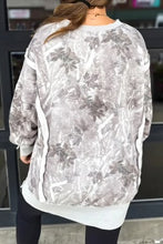 Load image into Gallery viewer, WOODLAND WAYS GRAY CONTRAST TRIM SLIT SWEATSHIRT**SHIPPING EXPECTED TO BEGIN ON DATE 11/24**
