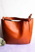 Load image into Gallery viewer, Zenana Dont Look Back Bag
