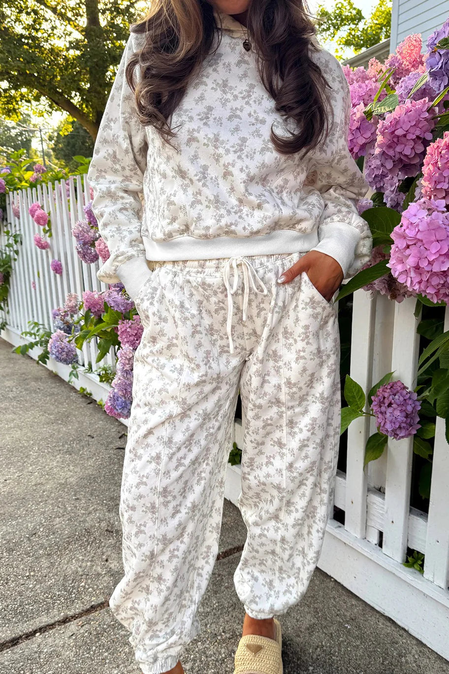 POPPY WHITE FLORAL PULLOVER & PANTS SET **SHIPPING EXPECTED TO BEGIN ON DATE 10/22**