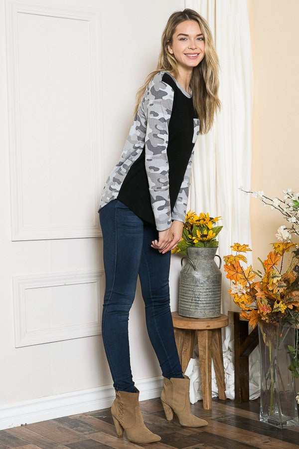 Textured Camo. Print Contrasted Sweater Knit Top