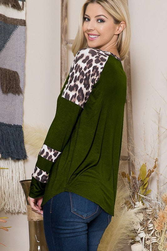 Leopard Print Contrast Baseball Tee