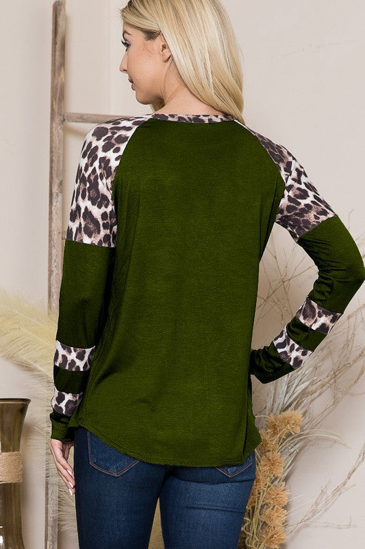Leopard Print Contrast Baseball Tee