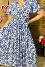 Load image into Gallery viewer, Blue Circle Graphic Printed Dress
