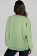 Load image into Gallery viewer, Grass Green Solid Fleece Lined 
Sweatshirt
