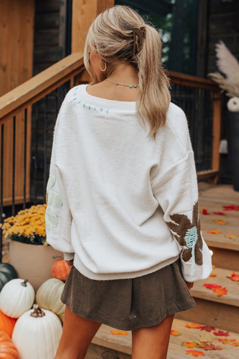 White Big Flower Pattern V neck 
Sweater