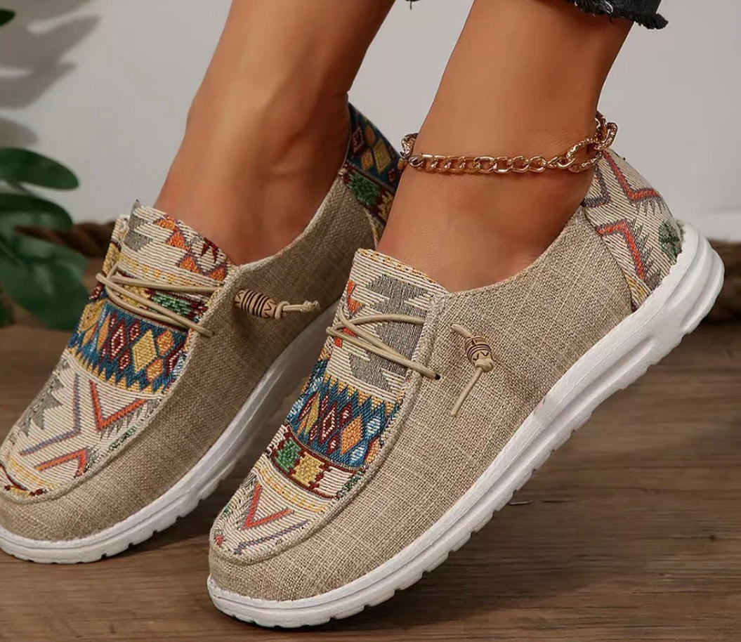 Geometric Round Toe Print Slip On Shoes