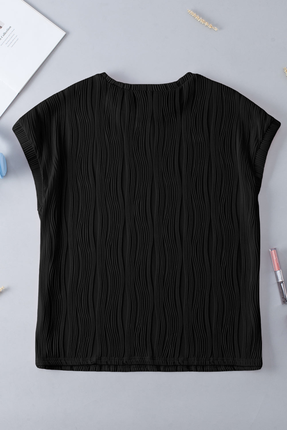Plus Size Solid Wavy Textured Short Sleeve Tee