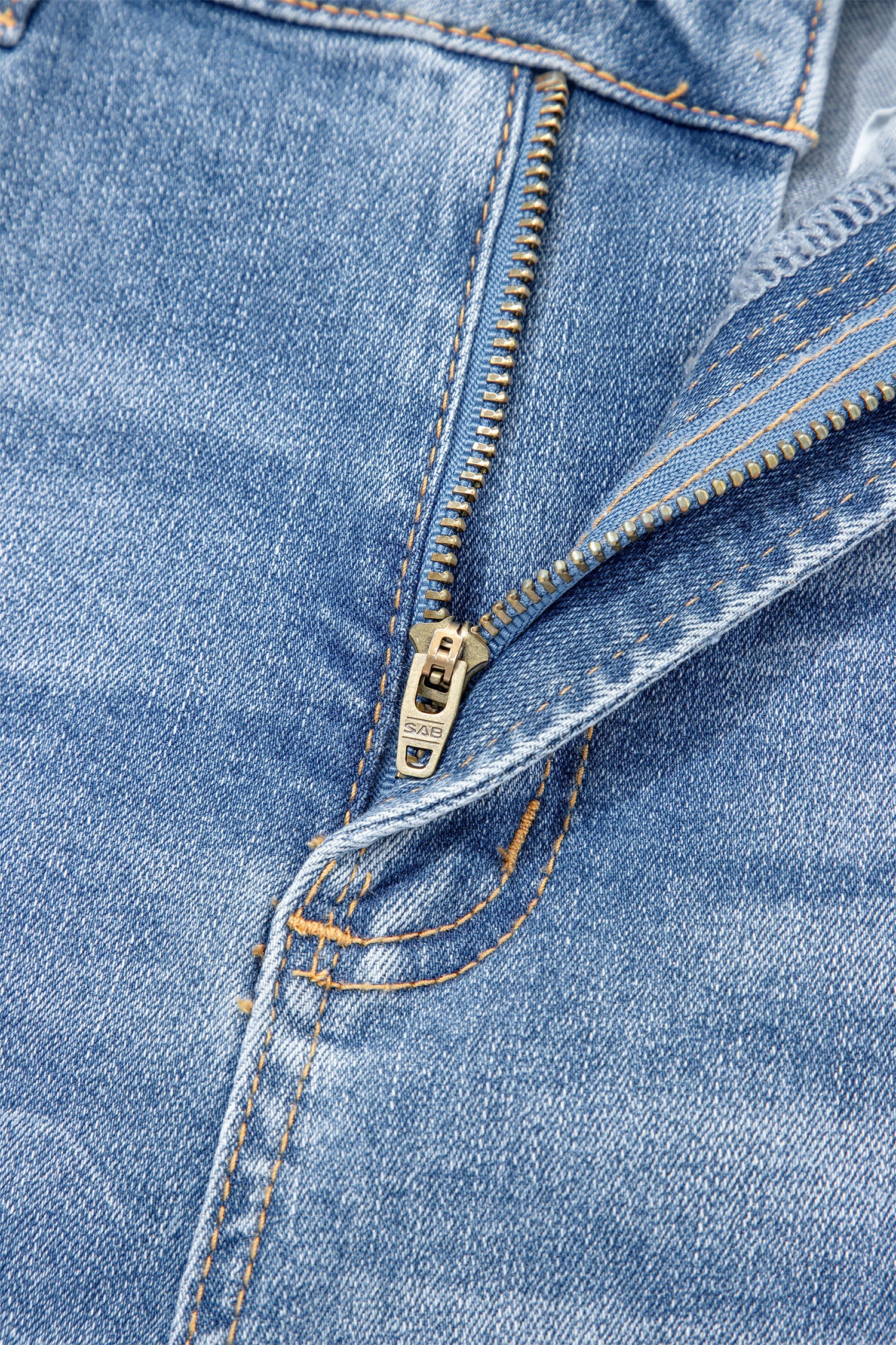 Rayne Wash Raw Hem Shorts Threaded Pear