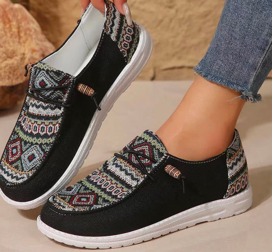 Geometric Round Toe Print Slip On Shoes