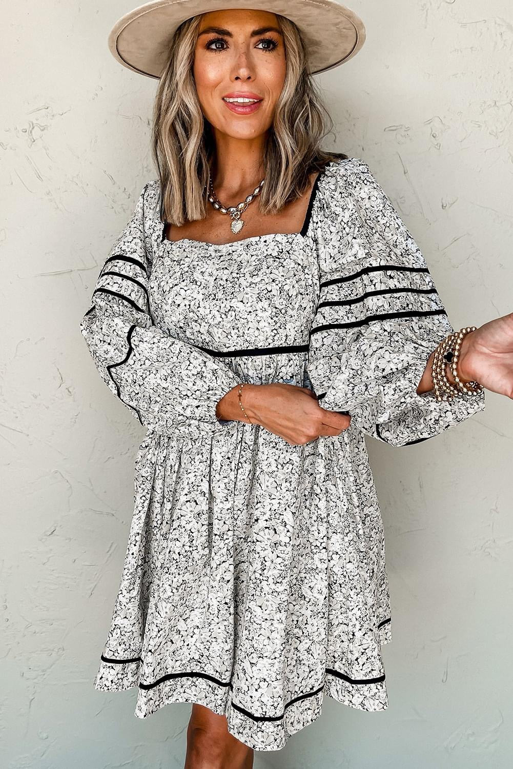 Gray Floral Open Back Balloon 
sleeve Mini Dress