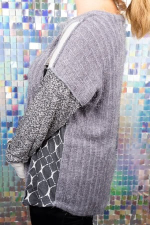THE BRIGHT SIDE COLORBLOCK CONTRAST TOP, VINTAGE GRAY