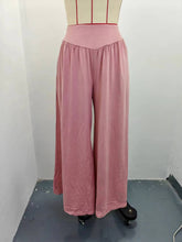 Load image into Gallery viewer, PREORDER: The Teagan Wide Leg Pants 1.20.25
