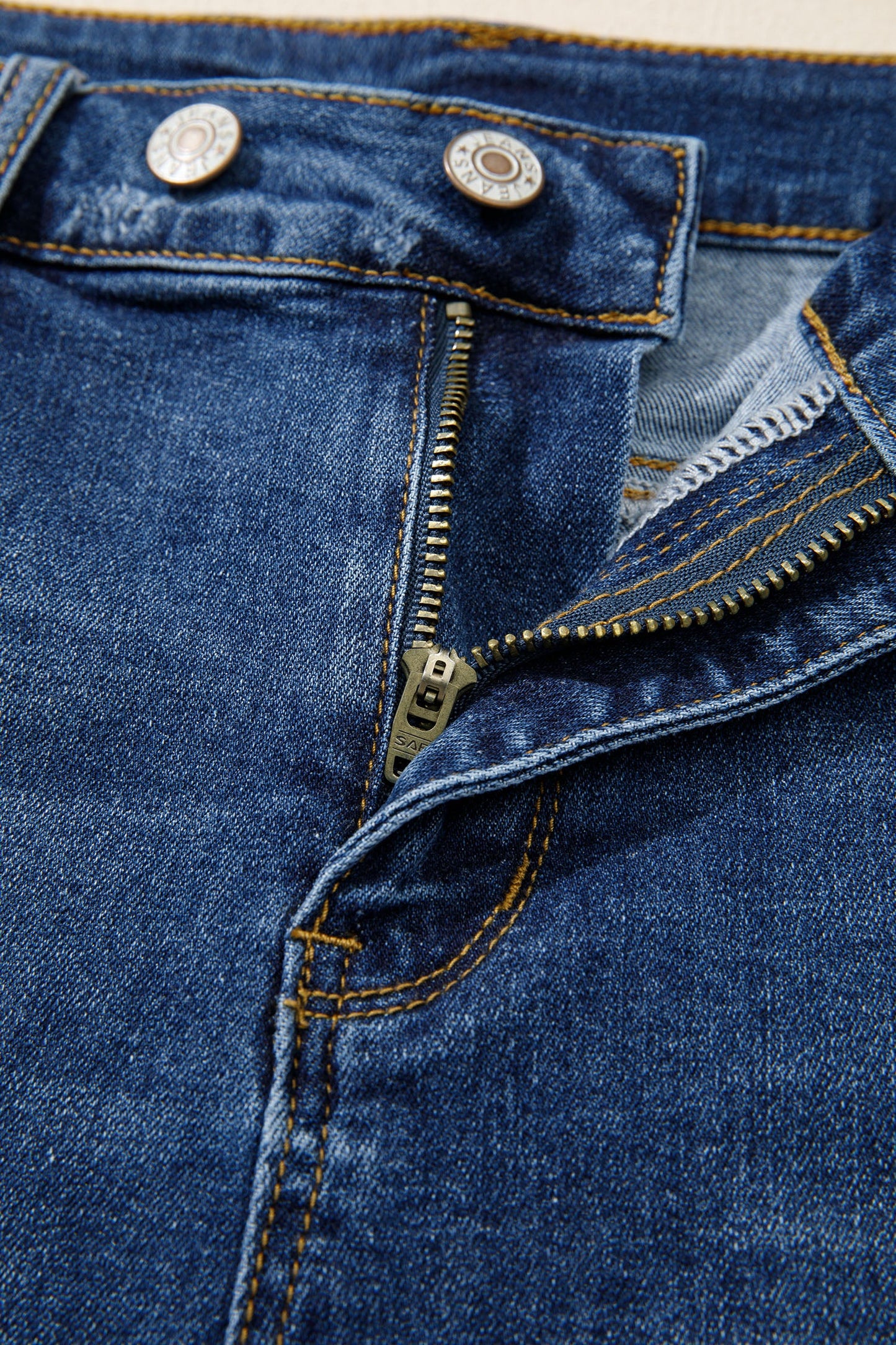 Holland Hem Distressed Whiskery Shorts Threaded Pear