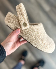 Load image into Gallery viewer, RTS: The Fenix Fuzzy Slides with Heel Strap
