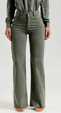 Buttoned Raw Hem Jeans with Pockets
