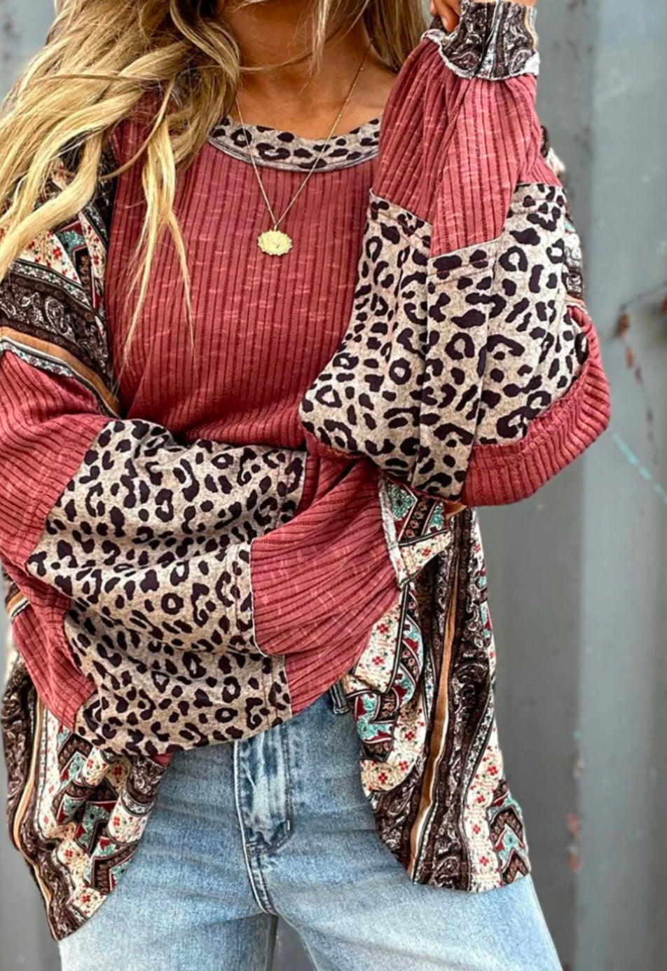 Leopard Round Neck Long Sleeve Sweatshirt