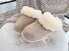 Load image into Gallery viewer, Unisex Winter Furry Shearling Slippers
