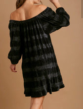 Load image into Gallery viewer, Umgee Off-Shoulder Balloon Sleeve Velvet Mini Dress
