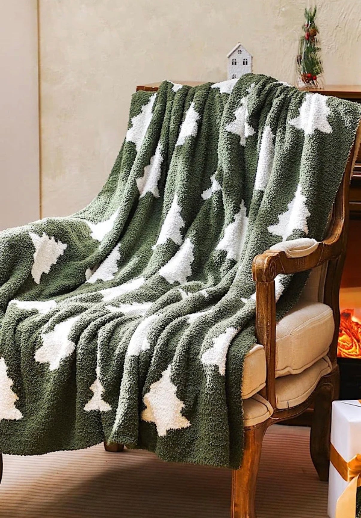 ETA 9/30-10/14 Holiday Hearth Luxury Blanket