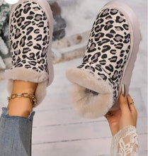 Load image into Gallery viewer, Thermal Leopard Round Toe Platform Boots
