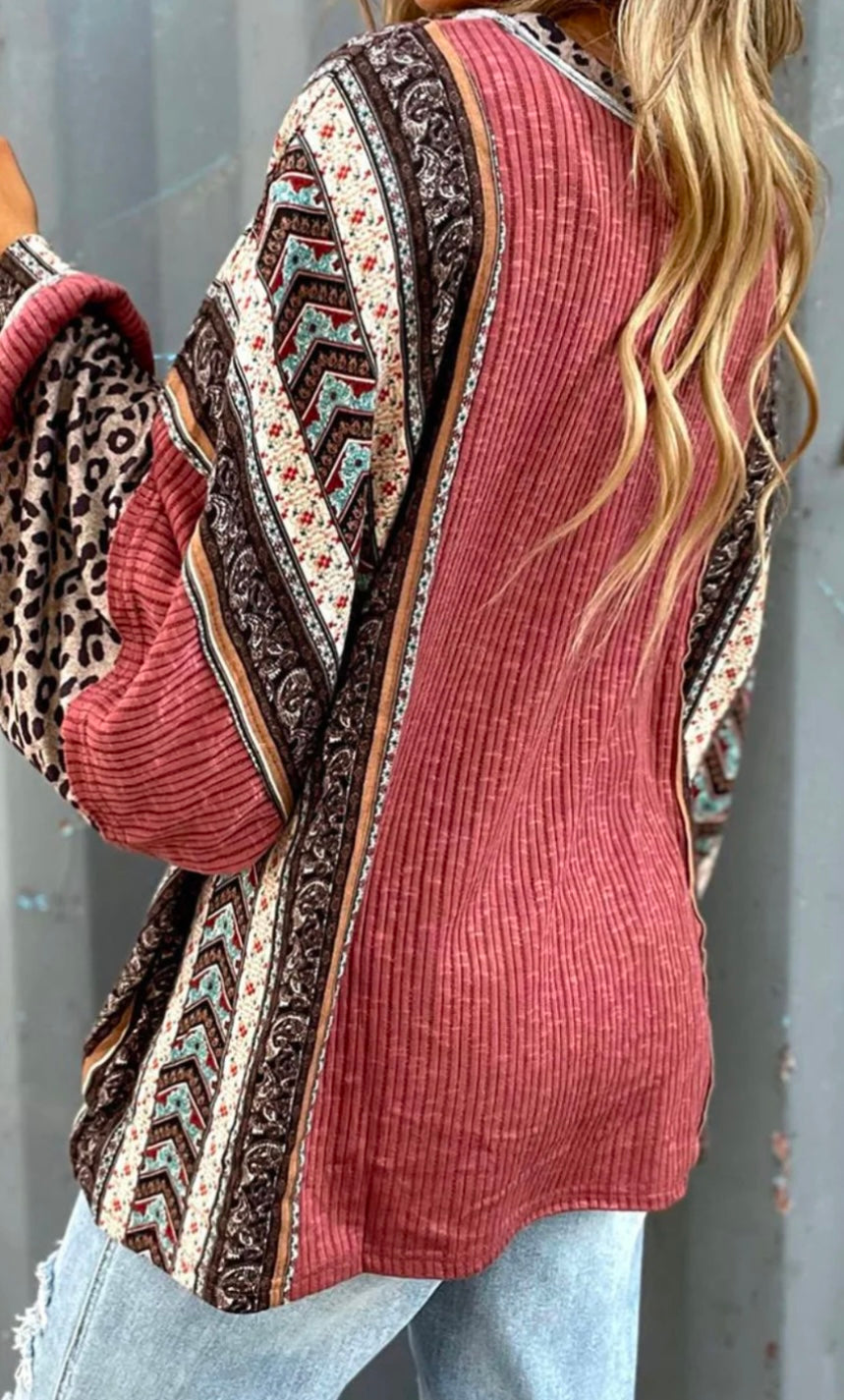 Leopard Round Neck Long Sleeve Sweatshirt