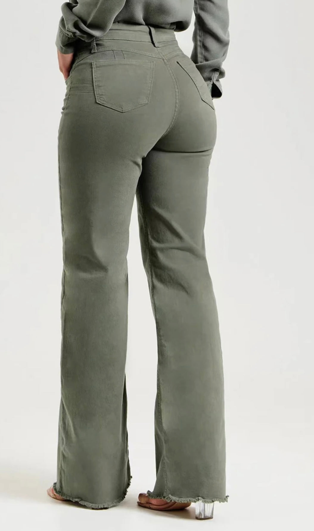Buttoned Raw Hem Jeans with Pockets