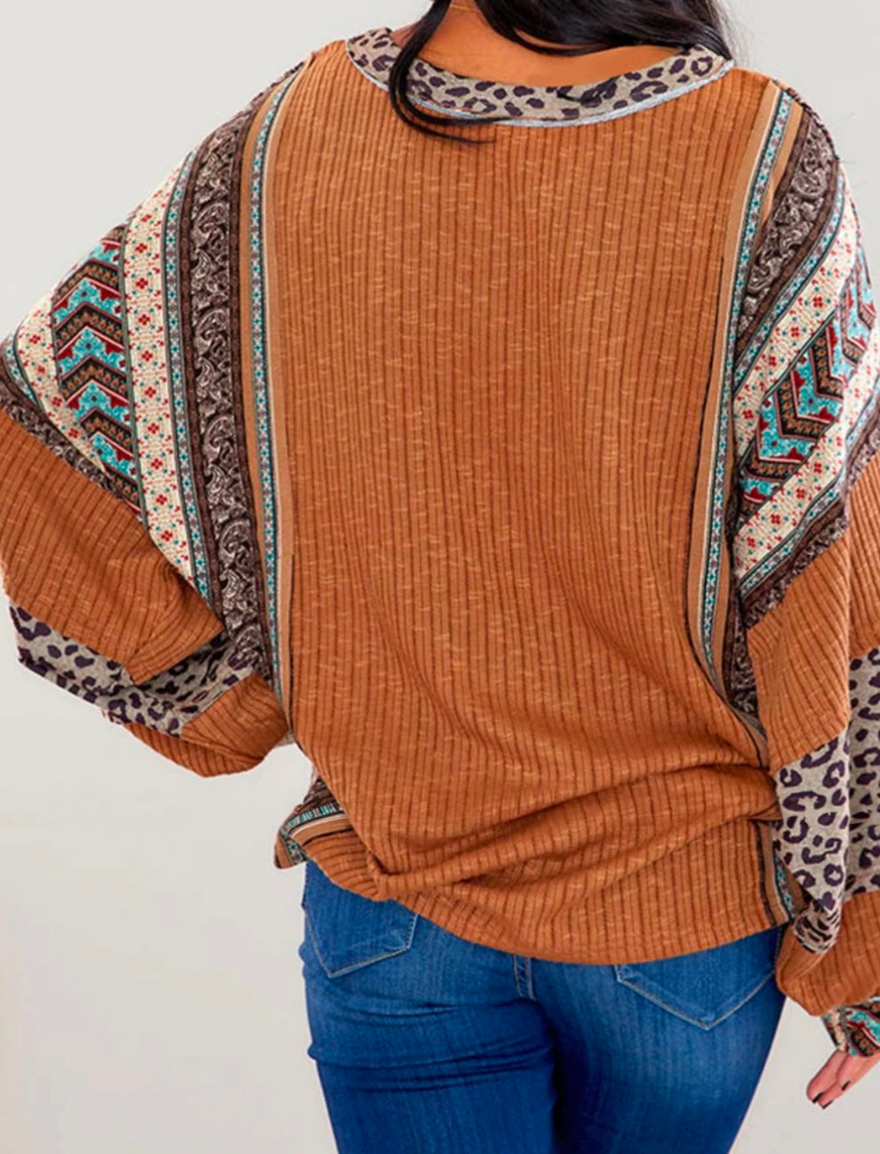 Leopard Round Neck Long Sleeve Sweatshirt