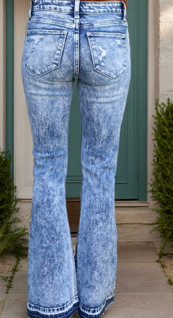 Distressed Button Fly Bootcut Jeans w/Pockets