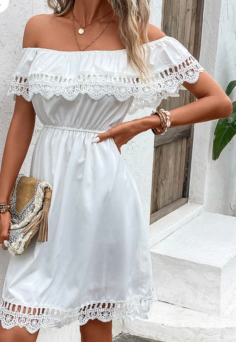 Shiny Ruched Lace Detail Off-Shoulder Dress