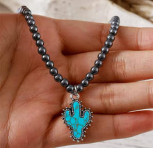 Load image into Gallery viewer, Turquoise necklaces
