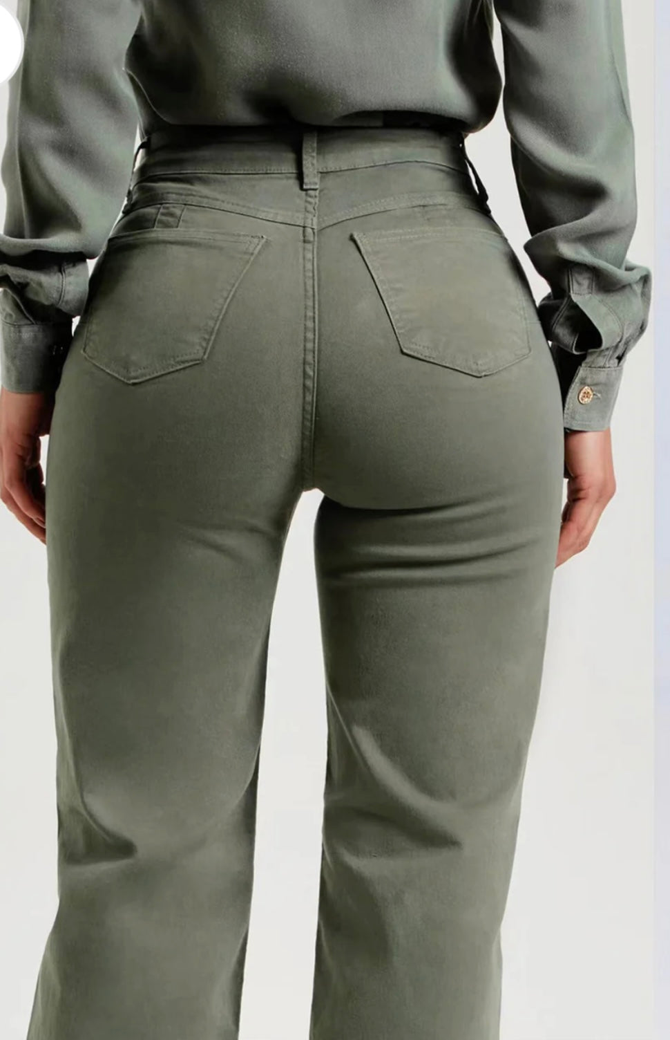 Buttoned Raw Hem Jeans with Pockets
