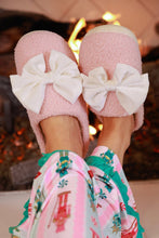 Load image into Gallery viewer, Bow Slippers -Ships in Oct.
