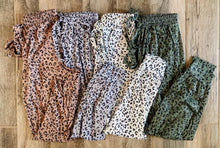 Load image into Gallery viewer, Leopard Print Joggers
