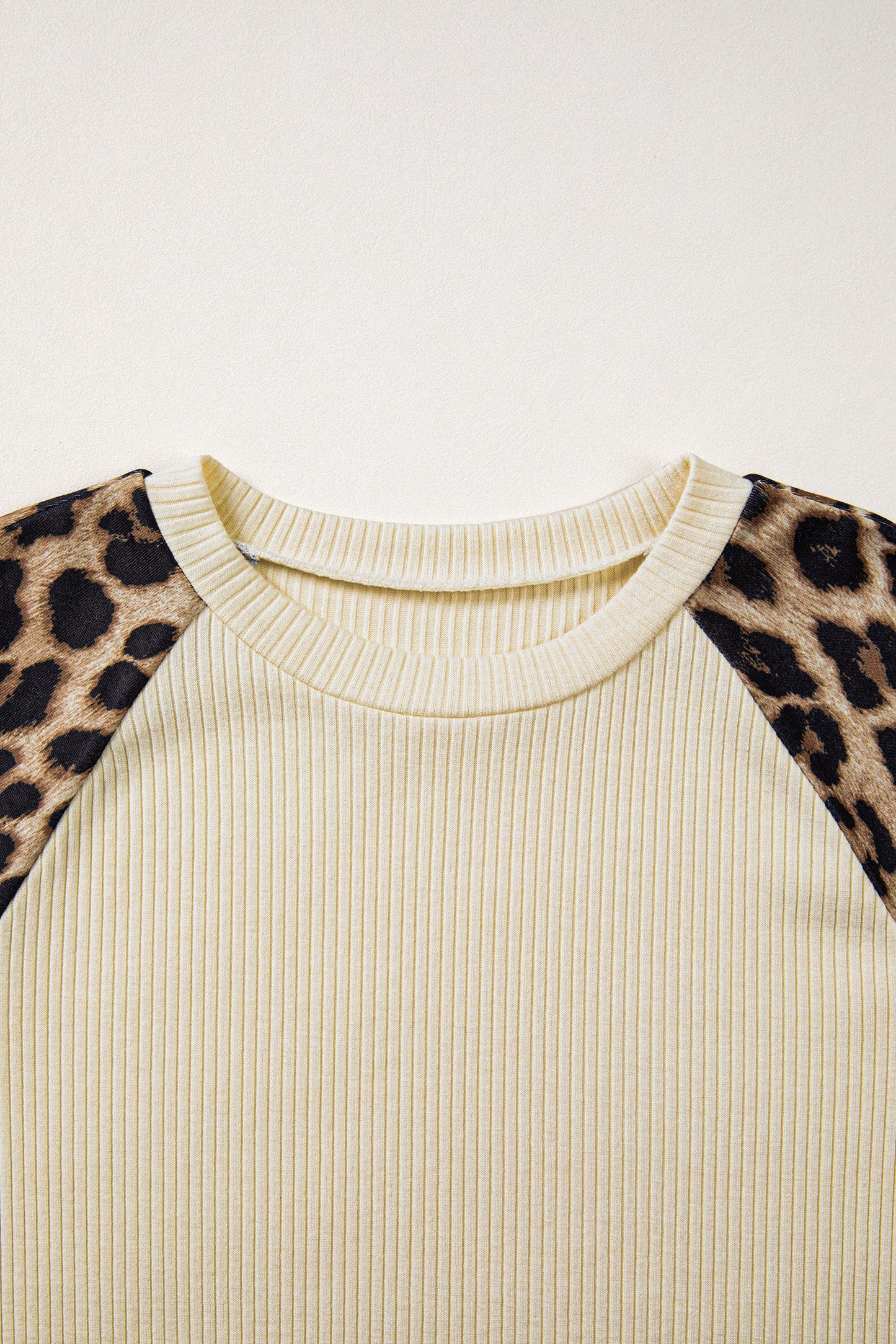 Keily Contrast Sleeve Loose Tee Threaded Pear