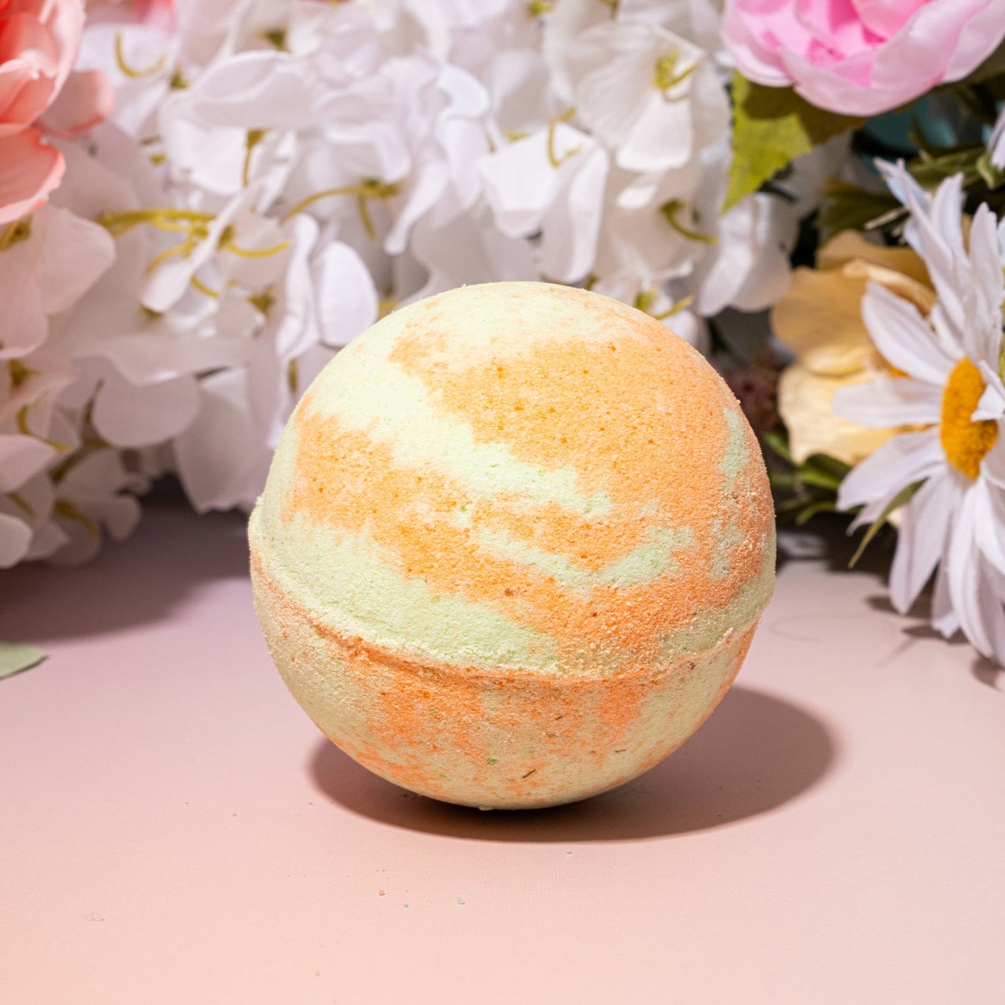 Fresh Currant 10oz Mystery Jewelry Bath Bomb