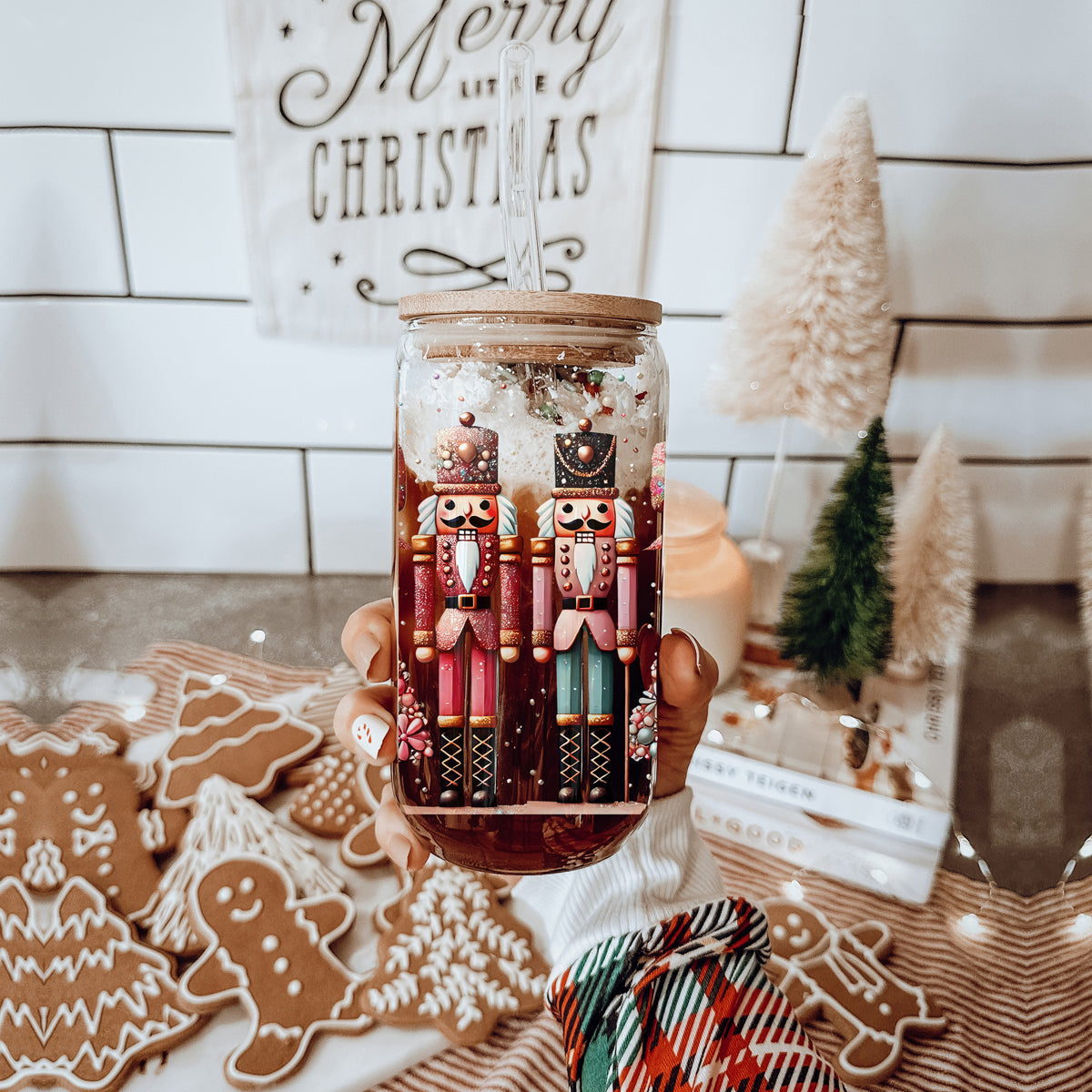 Nutcracker Glam 17oz
