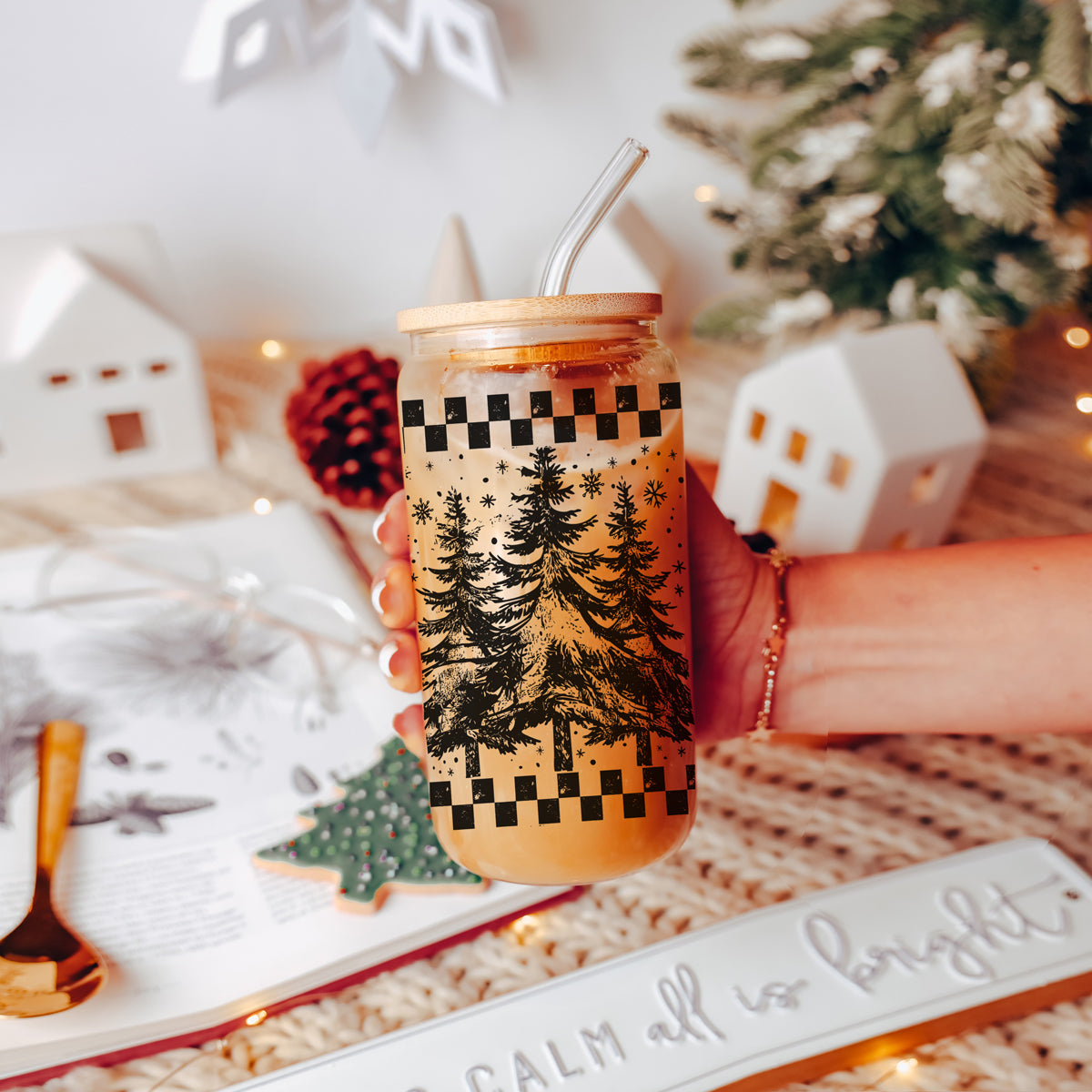 Retro Christmas Tree 17oz