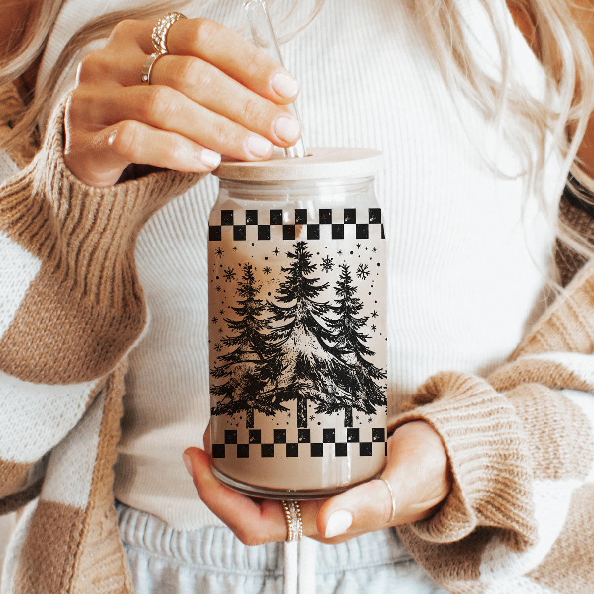 Retro Christmas Tree 17oz