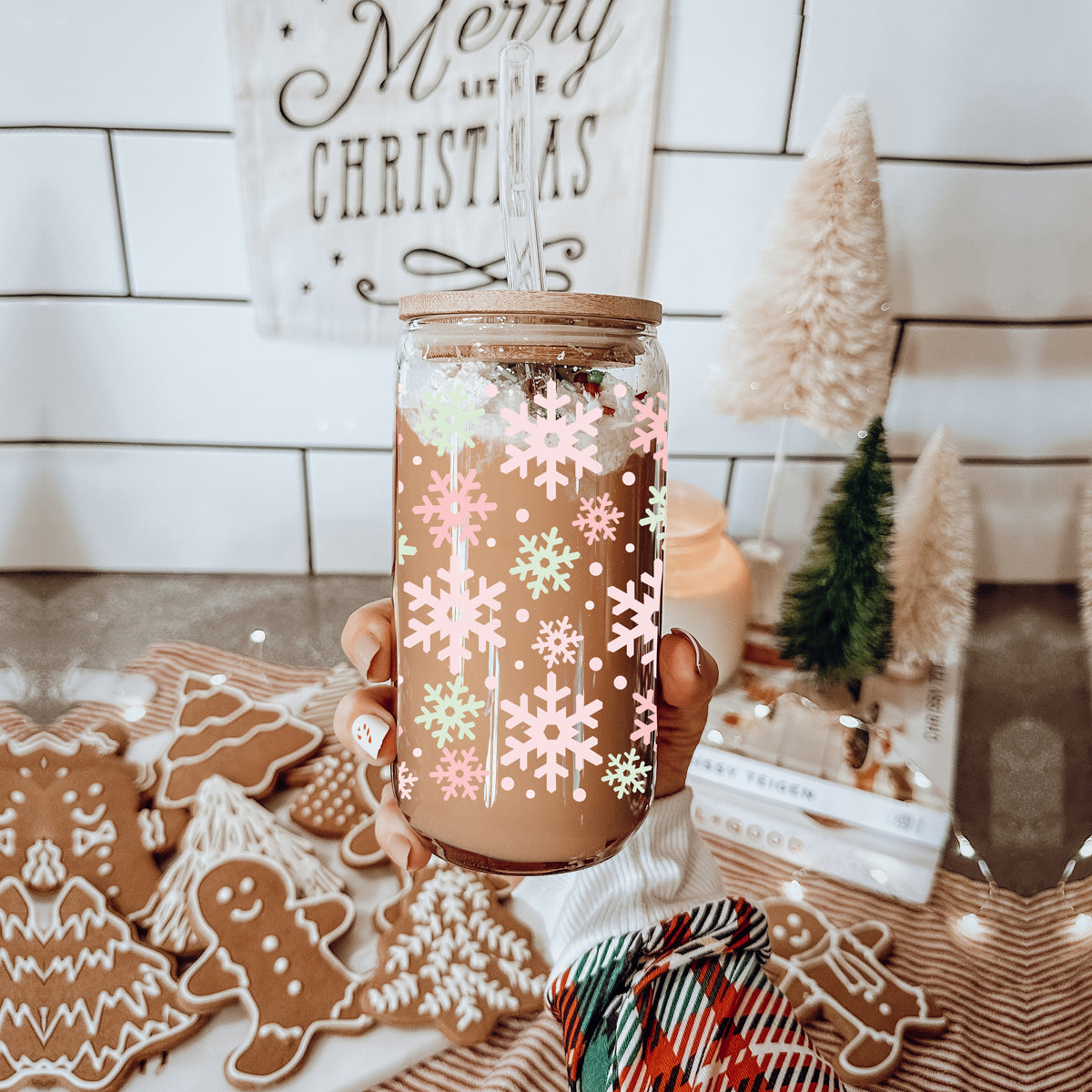 Pastel Snowflakes 17oz