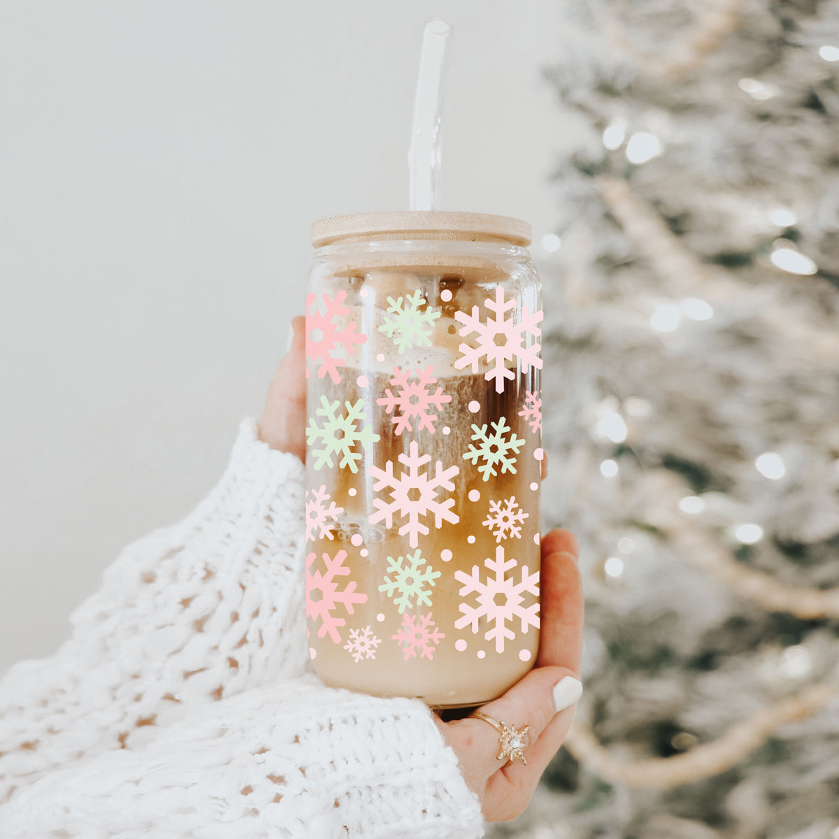 Pastel Snowflakes 17oz