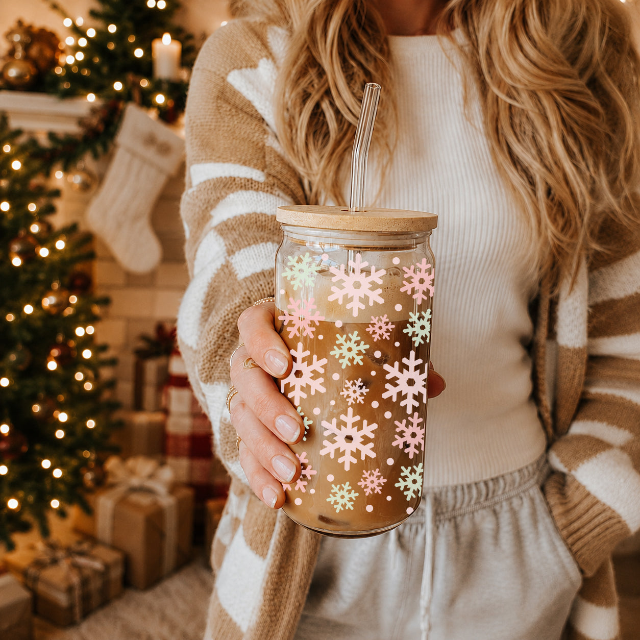 Pastel Snowflakes 17oz