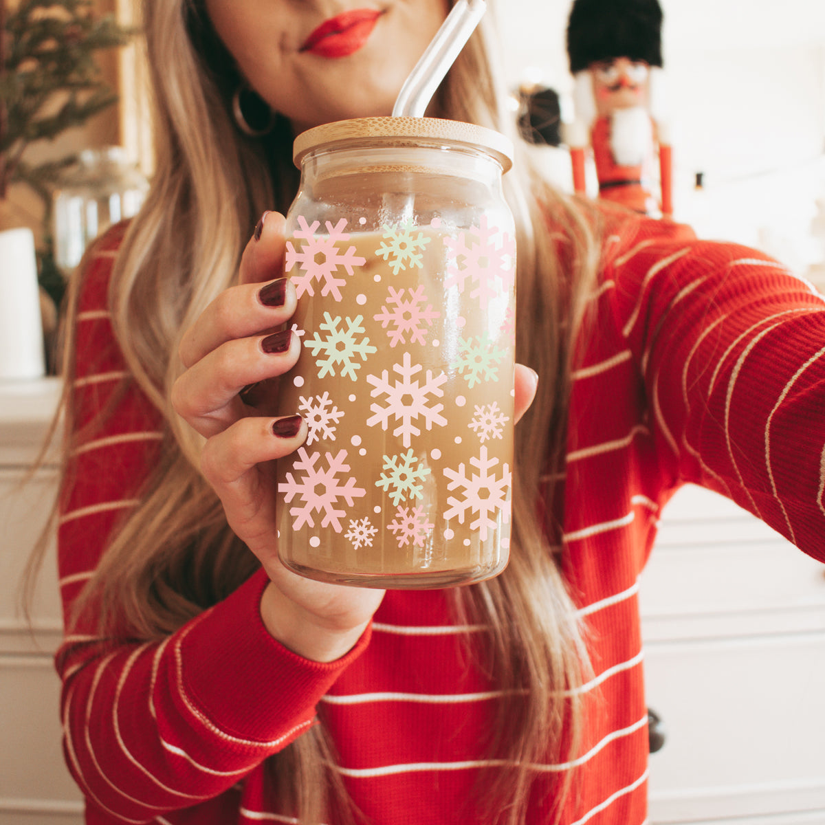 Pastel Snowflakes 17oz