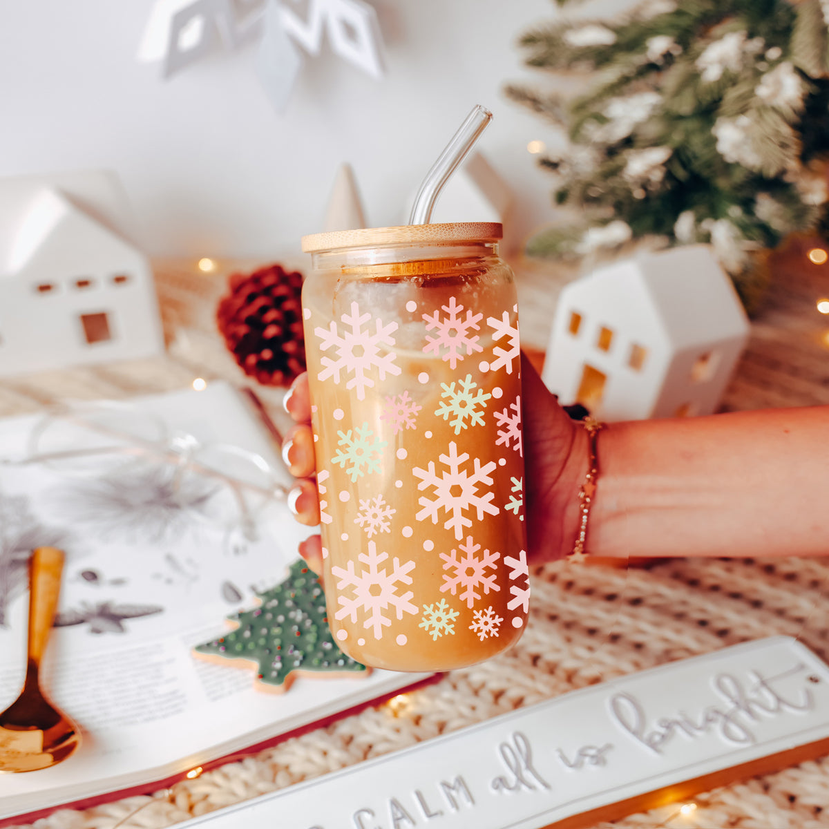 Pastel Snowflakes 17oz