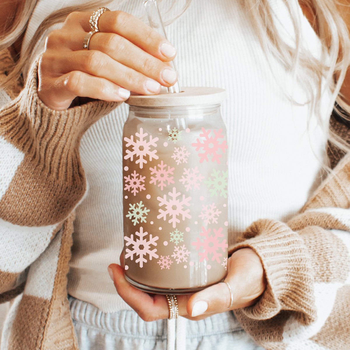 Pastel Snowflakes 17oz